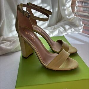 Sam Edelman Yaro Ankle Strap Block Heeled Sandal in Kiwi Size 7.5